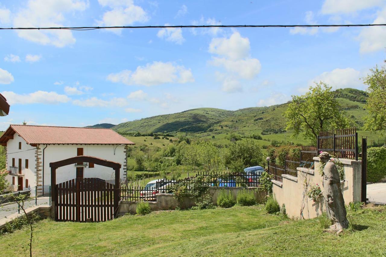 Lazkotzenea Guest House Mezkiriz Exterior photo